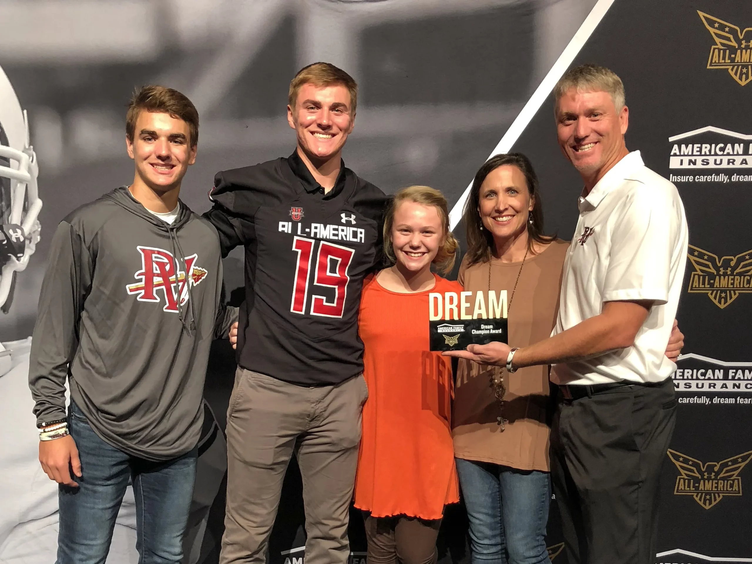 Bo Nix With His Parents And Siblings 