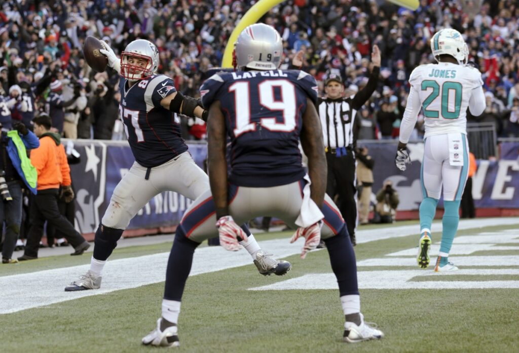 Patriots TE Rob Gronkowski and WR Brandon Lafell allow New England to counter Seattle's size in the red zone.