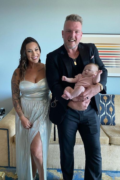 Complete Happiness in One Frame: Pat McAfee Shares Heartwarming Family Photos Featuring Wife Samantha and Daughter Mackenzie Lynn McAfee