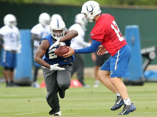 USATSI, Frank Gore takes a handoff from Andrew Luck in training camp